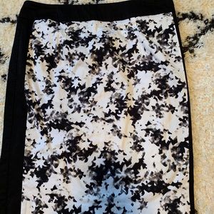 Women’s black and white floral pencil skirt